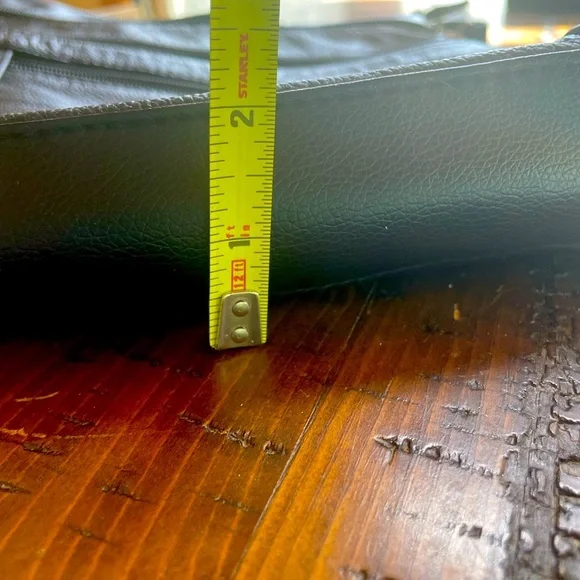 (#110) Genuine leather black purse with 11 compartments. - Picture 10 of 10